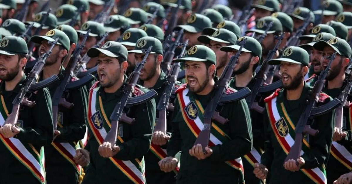 الحرس الثوري يهدد باستهداف “المراكز الأمريكية” في المنطقة في حال مهاجمة ناقلات بلاده